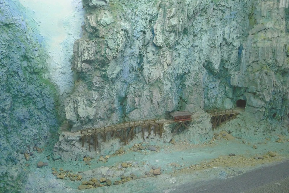 蜀道传奇 褒斜石门：世界上最早的人工隧洞